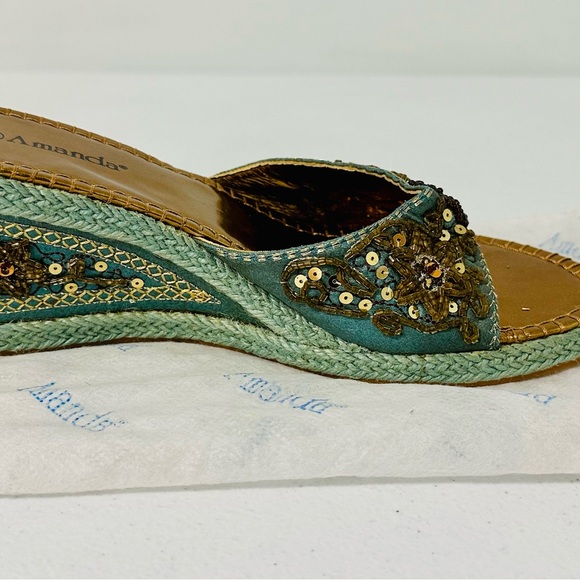 REDUCED! Make offer! Gorgeous fancy but casual shoes. Size 8.5 Amanda brand - Picture 6 of 6